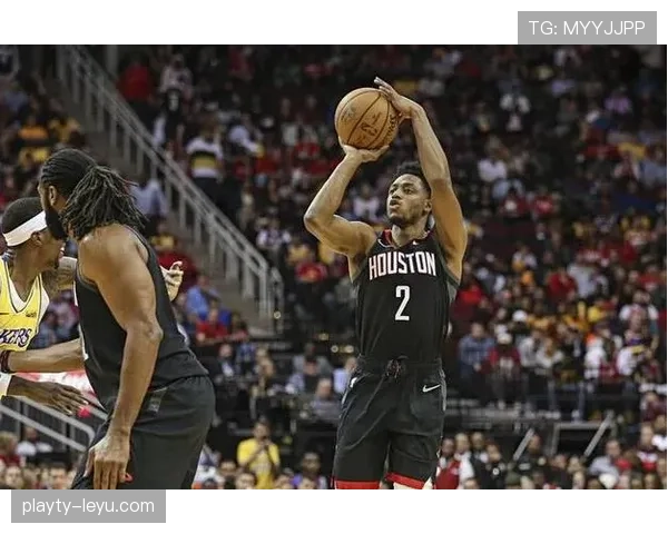 沃克关键表现助球队逆转，状态回暖引关注